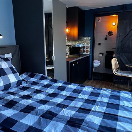 B&B Prive Tiny House Bij Zee Стеллендам Экстерьер фото