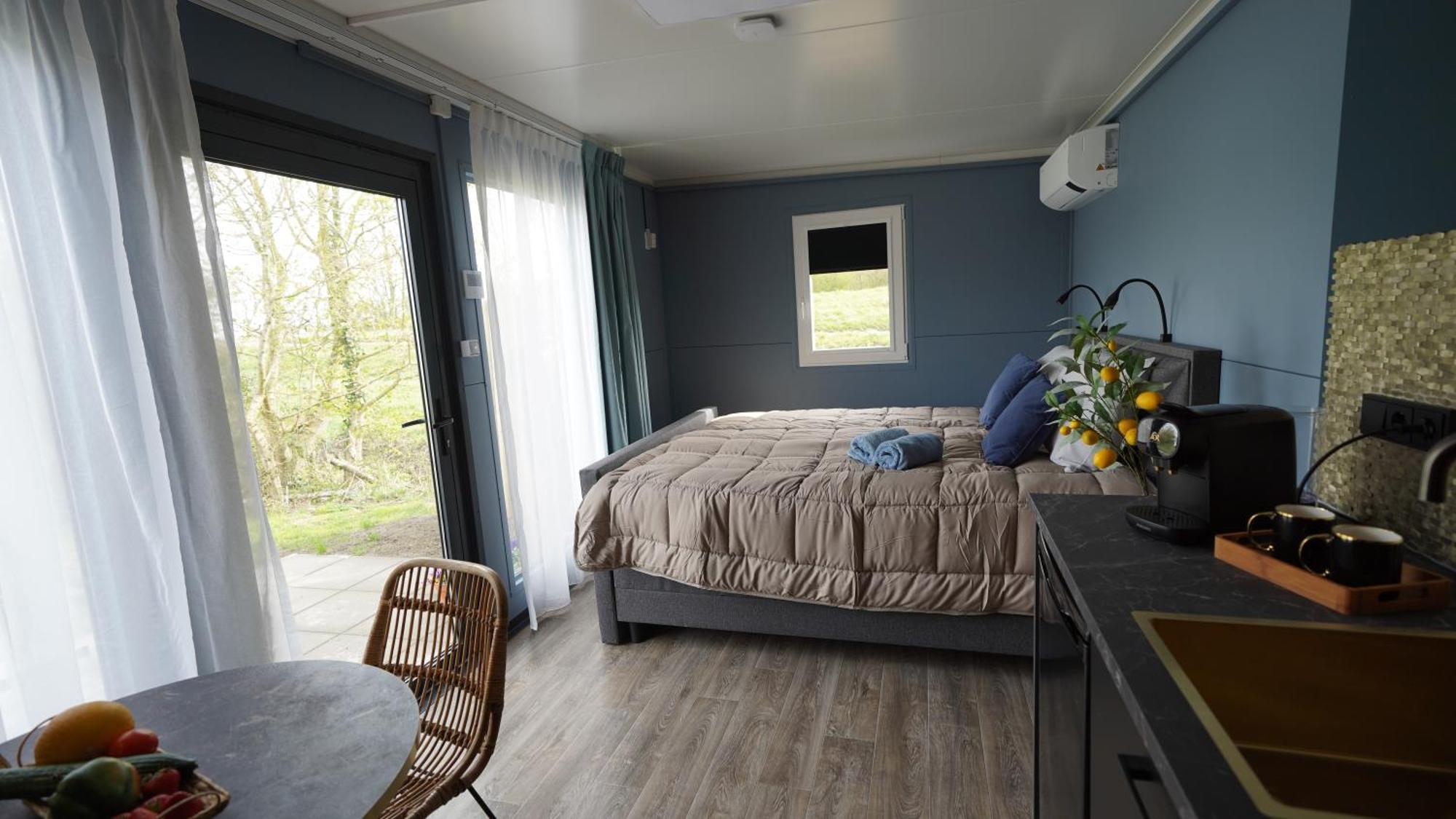 B&B Prive Tiny House Bij Zee Стеллендам Экстерьер фото
